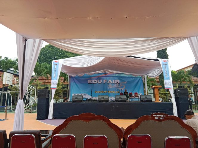 
					Cadisdik Provinsi JABAR wilayah VII & Dinas Pendidikan Kota Bandung menggelar acara Edu Fair 2025 di SMKN 12 & SMKN 6 Kota Bandung, Senin (2/6/25). Muhamad Andika Cahyadi/Kala Moeda.